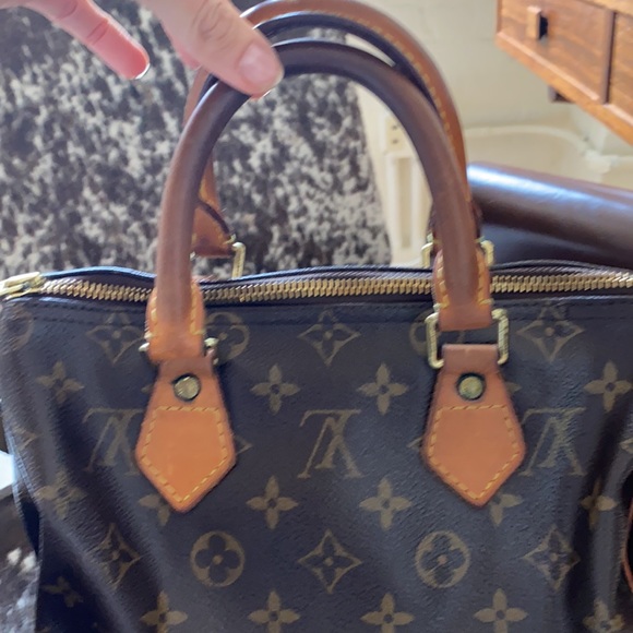 Louis Vuitton Monogram Speedy 30 - Picture 7 of 12